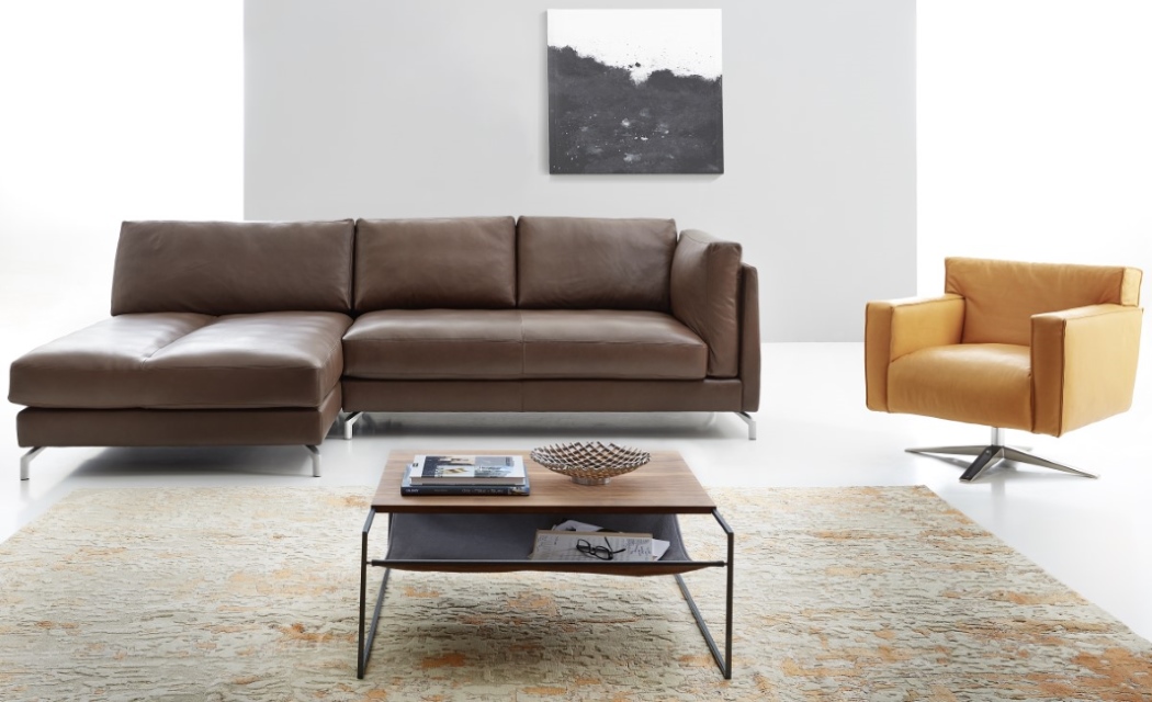 Polstersofa-Aida-frontal-Naturleder-Wohnwiese